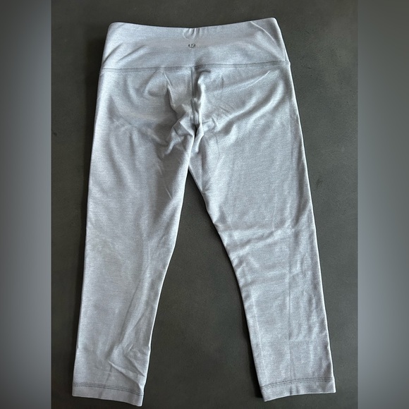 🤍 Lululemon Wunder Train crop 21" size 6 - Picture 2 of 4